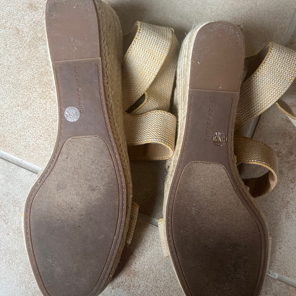 Lucky sandal wedges women’s 12, worn once - Picture 4 of 4